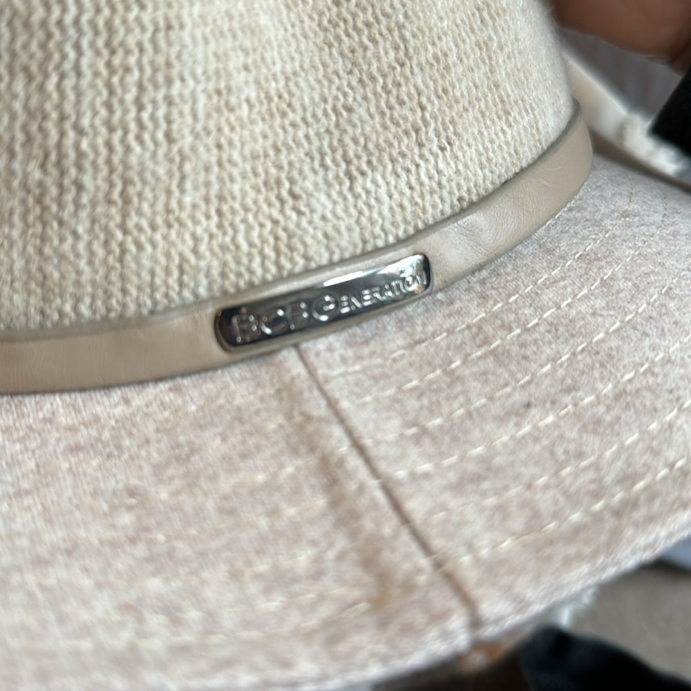 Bcbgeneration fall winter hat - Picture 2 of 3